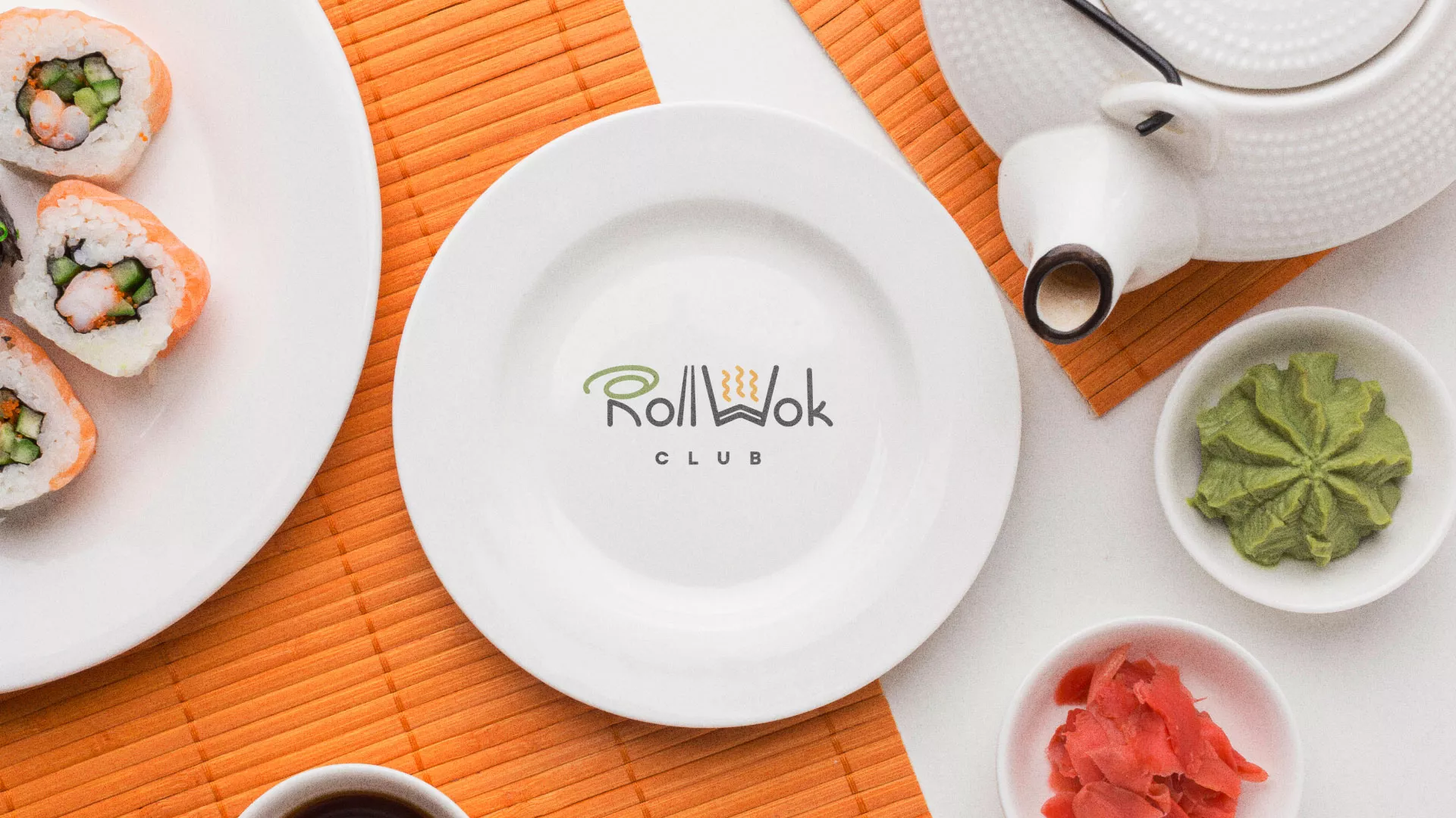 Разработка логотипа и фирменного стиля суши-бара «Roll Wok Club» в Богдановиче